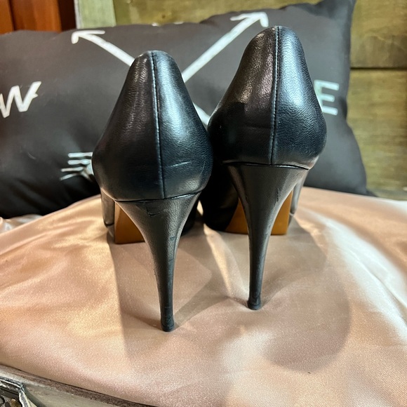 Authentic Gucci Platform Pumps - Picture 9 of 15